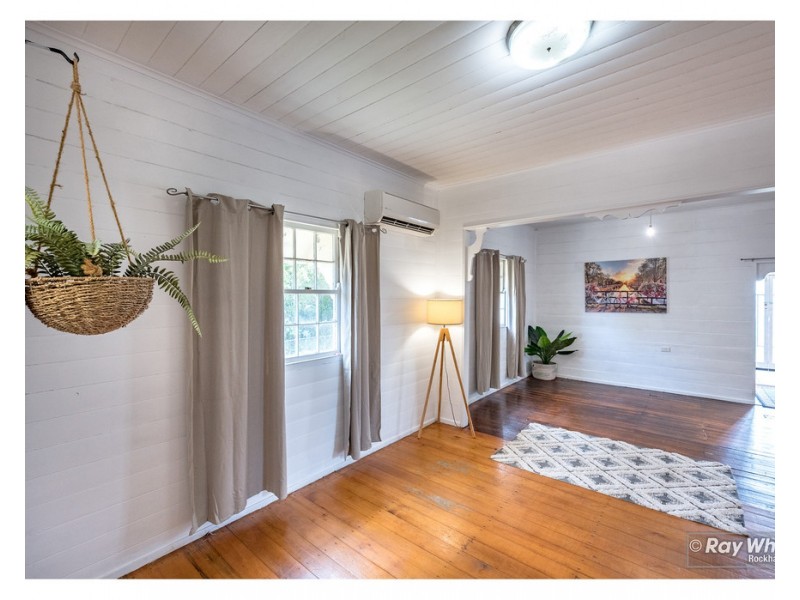 17 Dean Street, Berserker QLD 4701