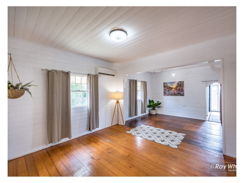 17 Dean Street, Berserker QLD 4701