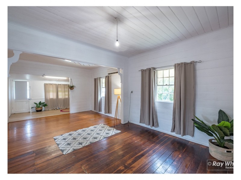 17 Dean Street, Berserker QLD 4701