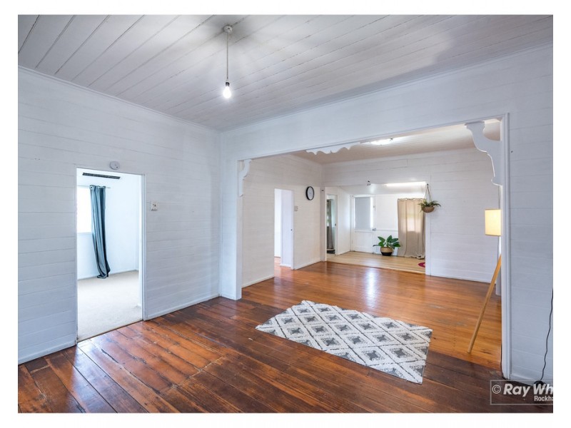 17 Dean Street, Berserker QLD 4701