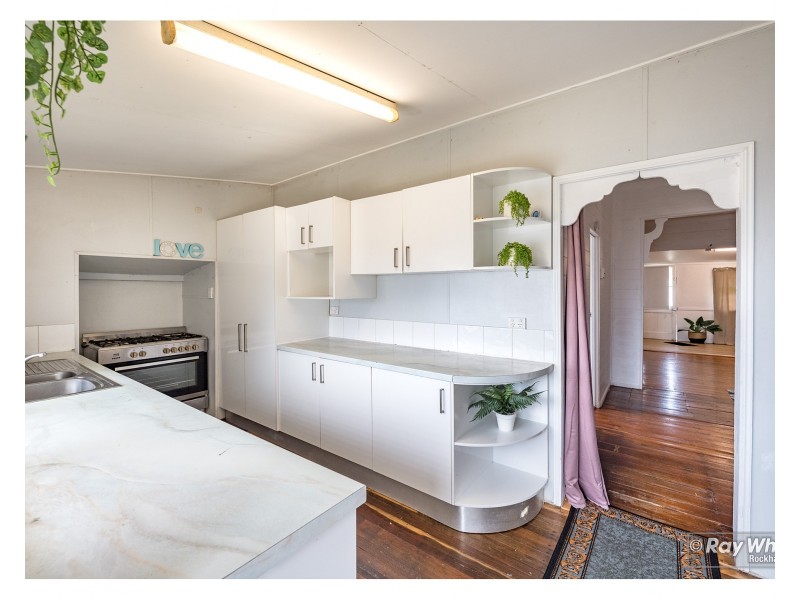 17 Dean Street, Berserker QLD 4701