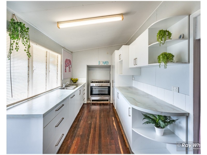 17 Dean Street, Berserker QLD 4701