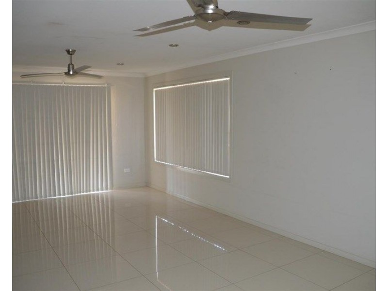 8 Owen Avenue, Gracemere QLD 4702