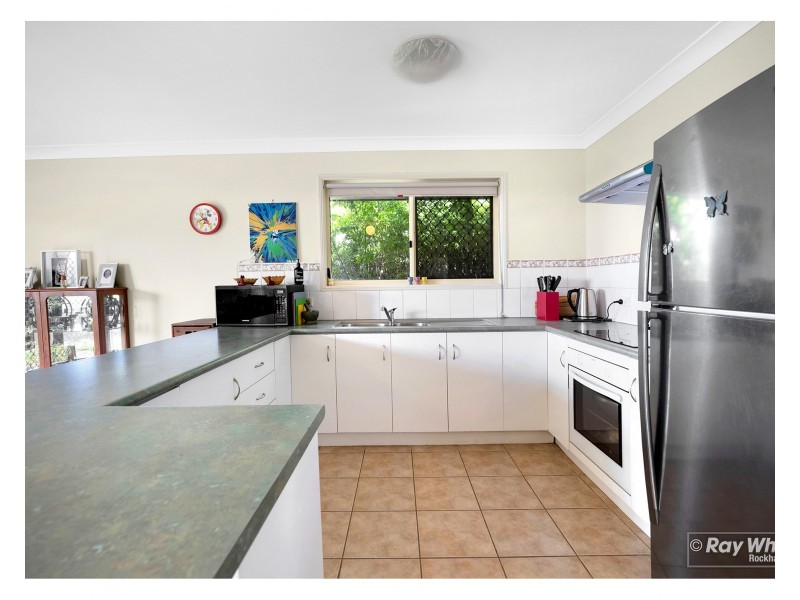 40 Bean Avenue, Parkhurst QLD 4702