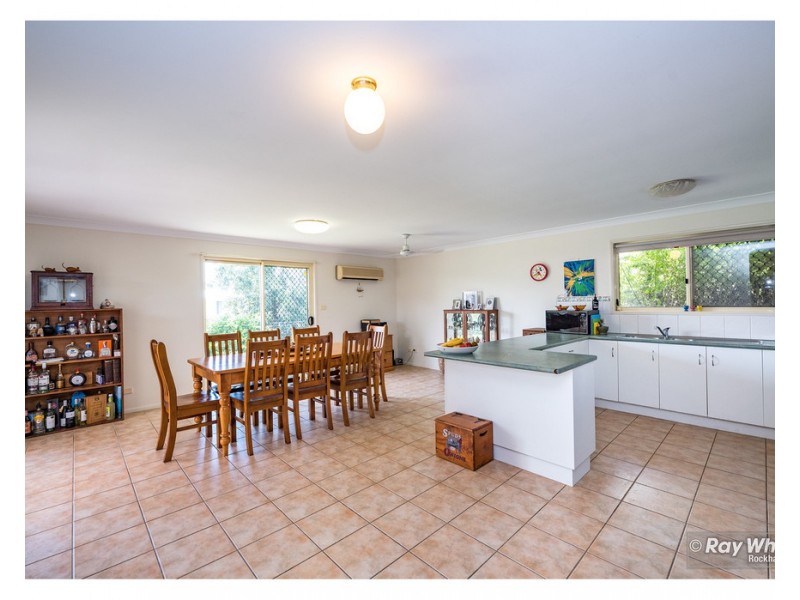40 Bean Avenue, Parkhurst QLD 4702