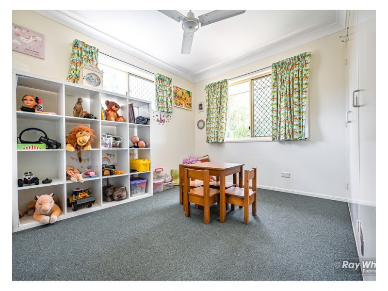 40 Bean Avenue, Parkhurst QLD 4702