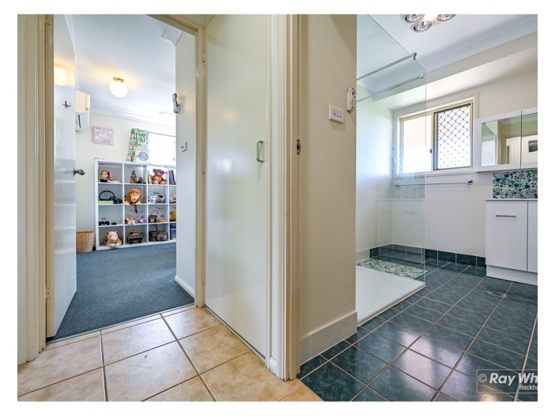 40 Bean Avenue, Parkhurst QLD 4702