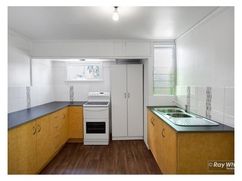 285 George Street, Depot Hill QLD 4700