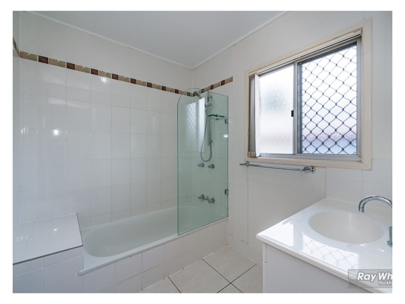 2/73 Livingstone Street, Berserker QLD 4701