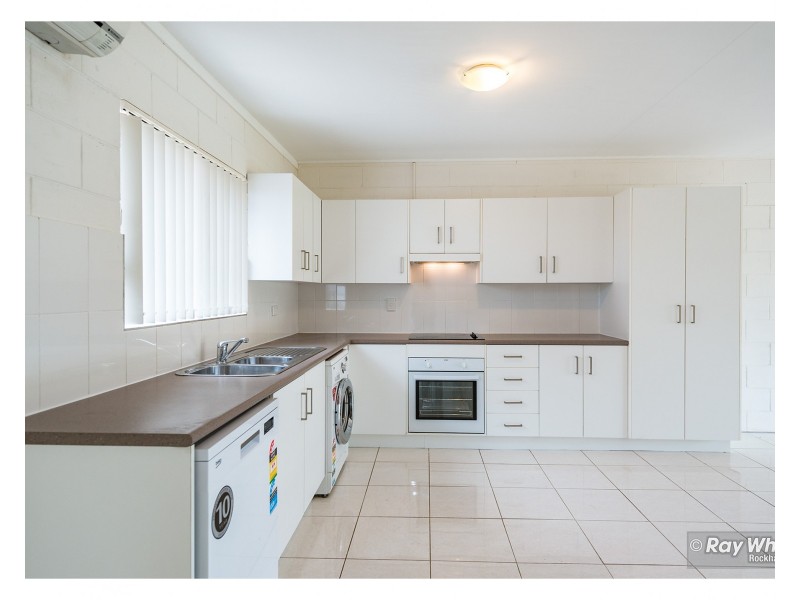 2/73 Livingstone Street, Berserker QLD 4701