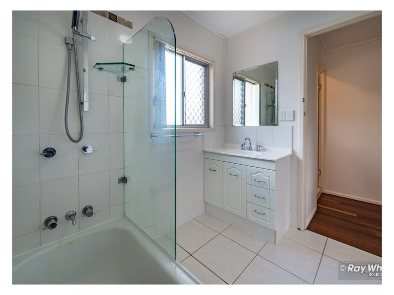 2/73 Livingstone Street, Berserker QLD 4701