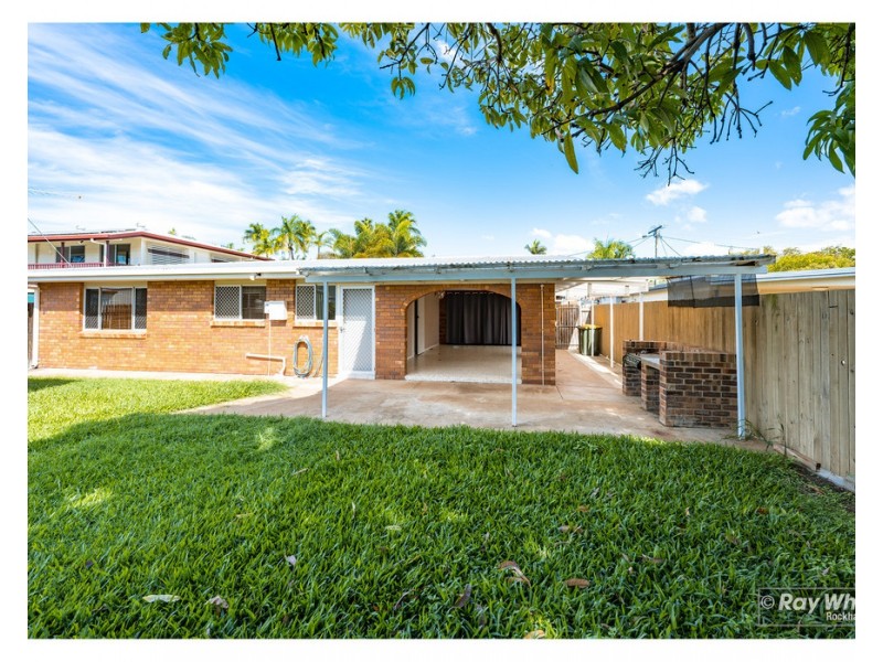 99 Buzacott Street, Park Avenue QLD 4701