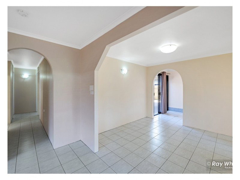 99 Buzacott Street, Park Avenue QLD 4701