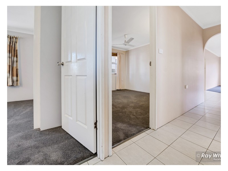 99 Buzacott Street, Park Avenue QLD 4701