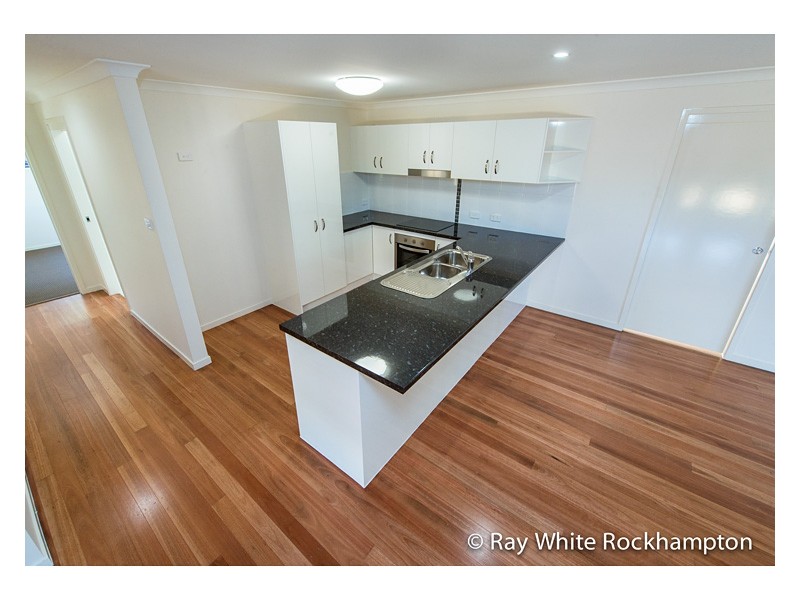 2/77 Livingstone Street, Berserker QLD 4701