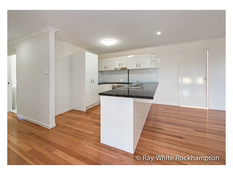 2/77 Livingstone Street, Berserker QLD 4701