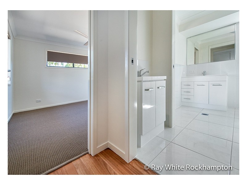 2/77 Livingstone Street, Berserker QLD 4701