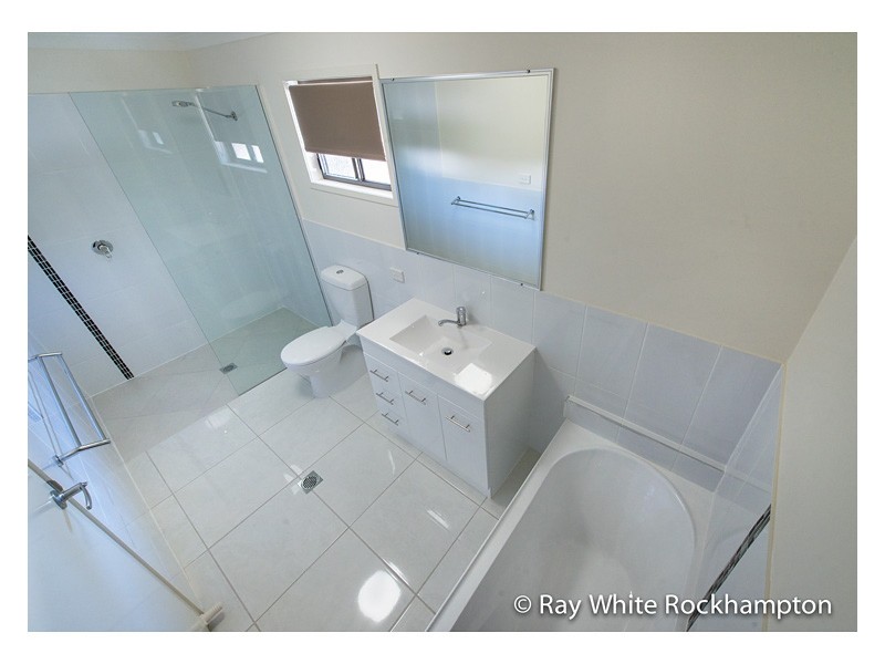 2/77 Livingstone Street, Berserker QLD 4701