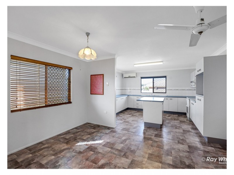 3 Broughton Street, Kawana QLD 4701
