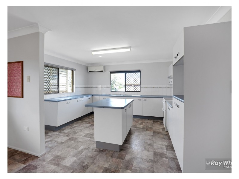 3 Broughton Street, Kawana QLD 4701