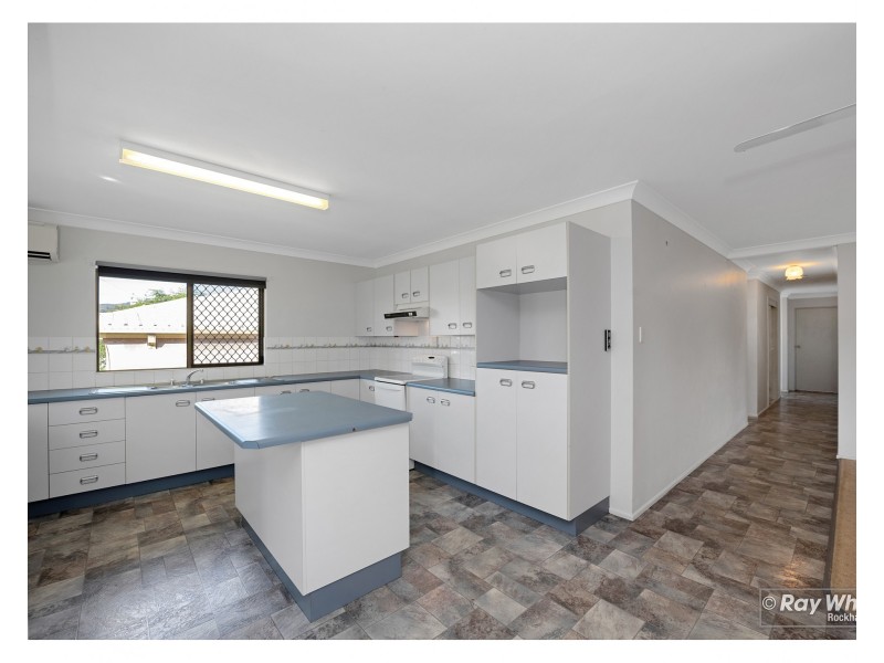 3 Broughton Street, Kawana QLD 4701
