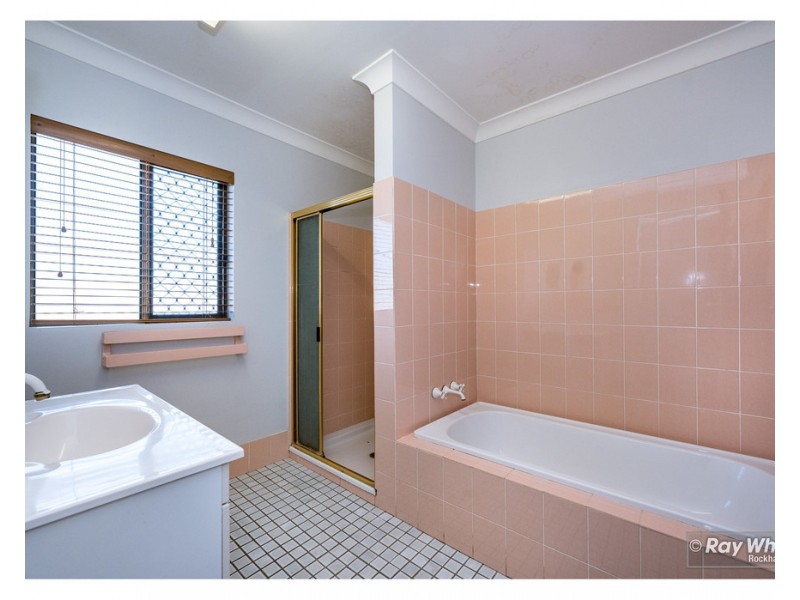 3 Broughton Street, Kawana QLD 4701