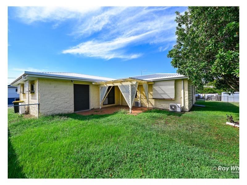 3 Broughton Street, Kawana QLD 4701