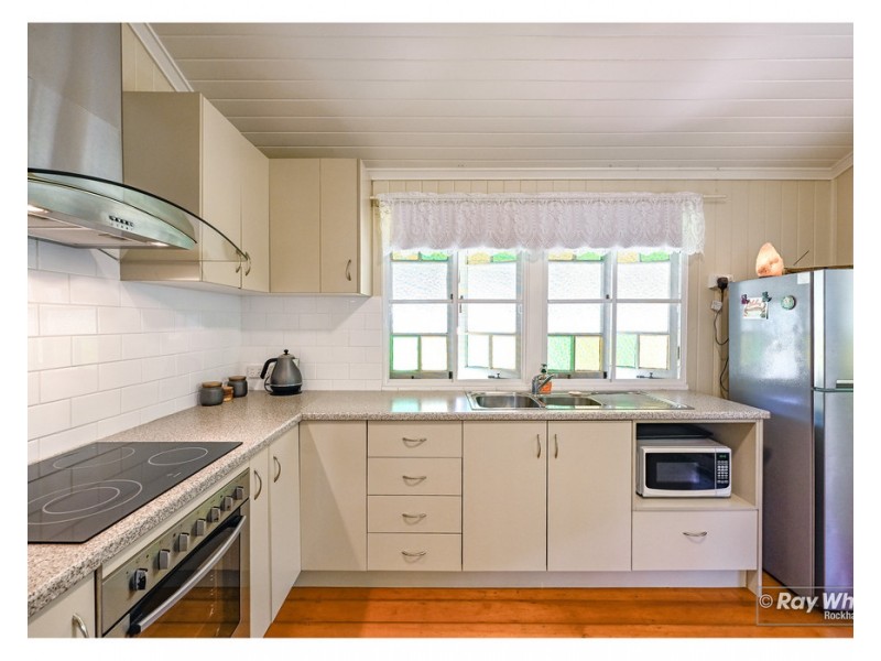 306 Upper Dawson Road, The Range QLD 4700