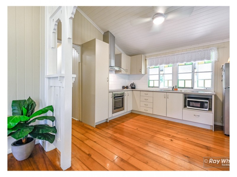 306 Upper Dawson Road, The Range QLD 4700