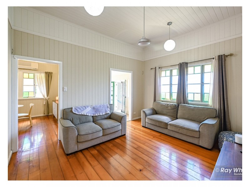 306 Upper Dawson Road, The Range QLD 4700