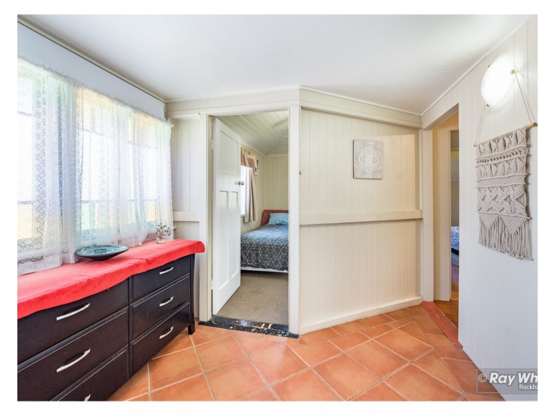 306 Upper Dawson Road, The Range QLD 4700