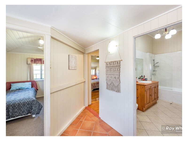 306 Upper Dawson Road, The Range QLD 4700
