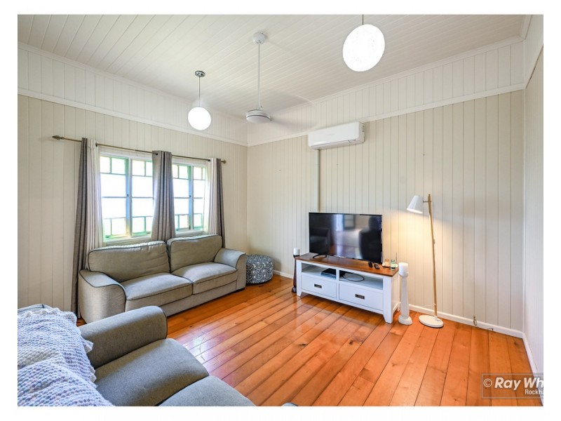 306 Upper Dawson Road, The Range QLD 4700