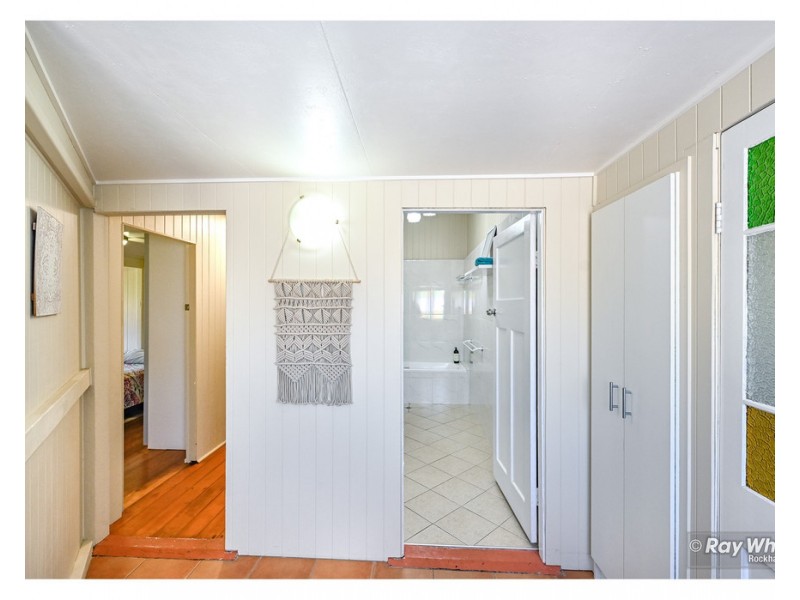 306 Upper Dawson Road, The Range QLD 4700