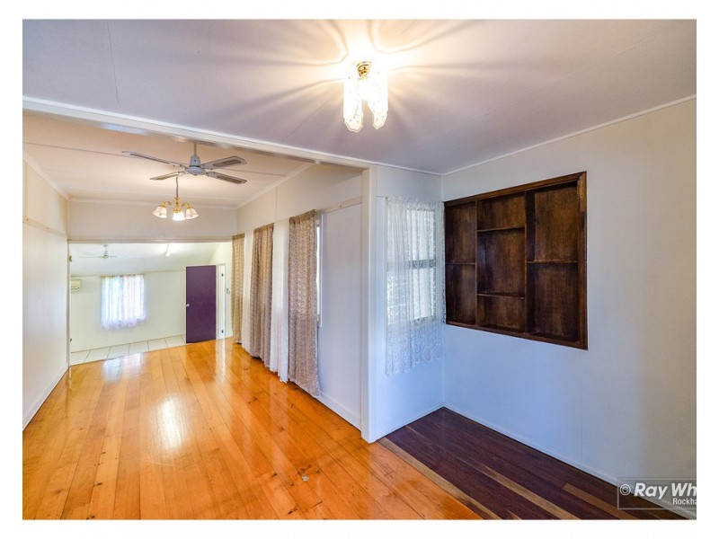 62 Park Street, Park Avenue QLD 4701