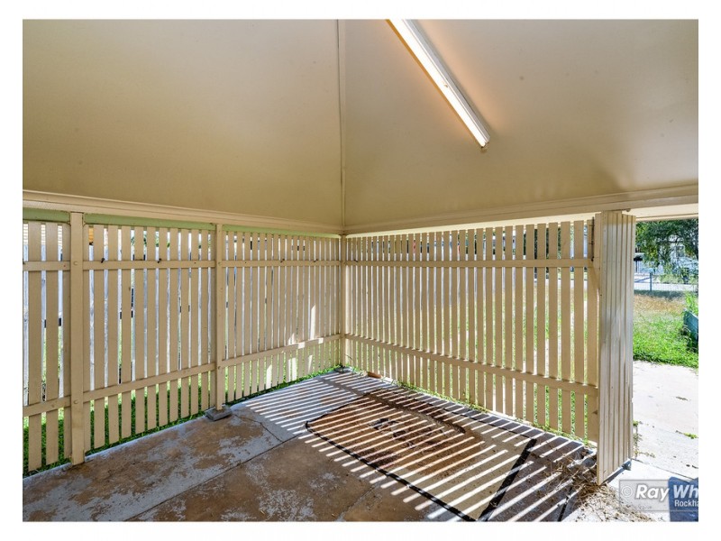 62 Park Street, Park Avenue QLD 4701