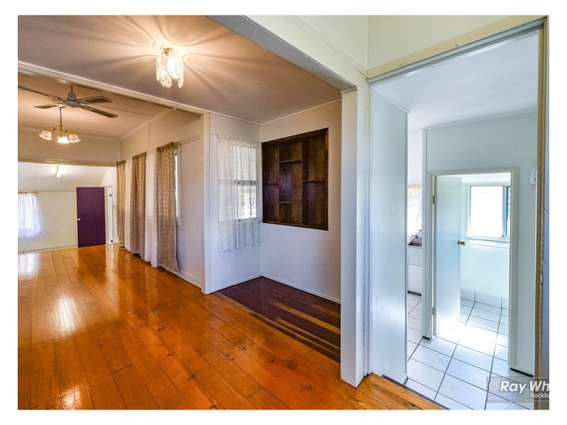 62 Park Street, Park Avenue QLD 4701