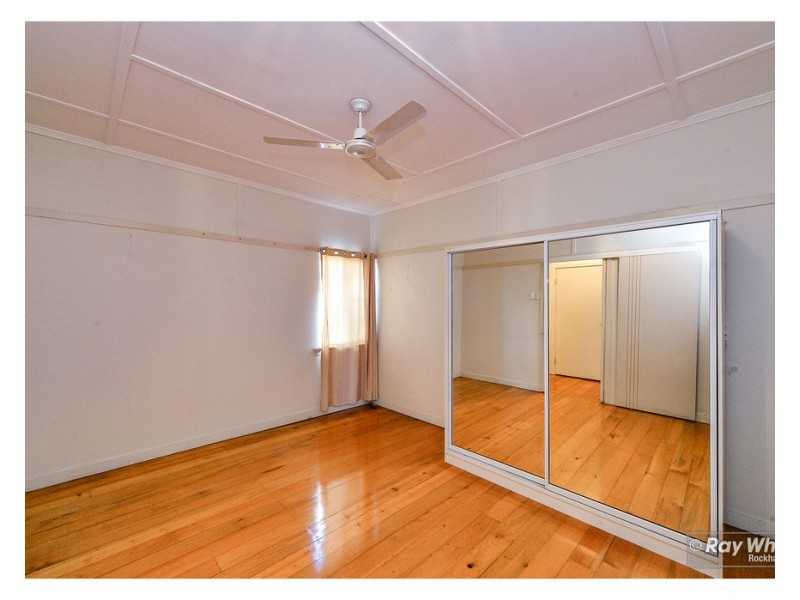 62 Park Street, Park Avenue QLD 4701