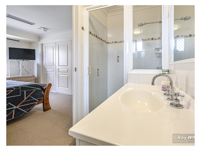 5 William Close, Gracemere QLD 4702