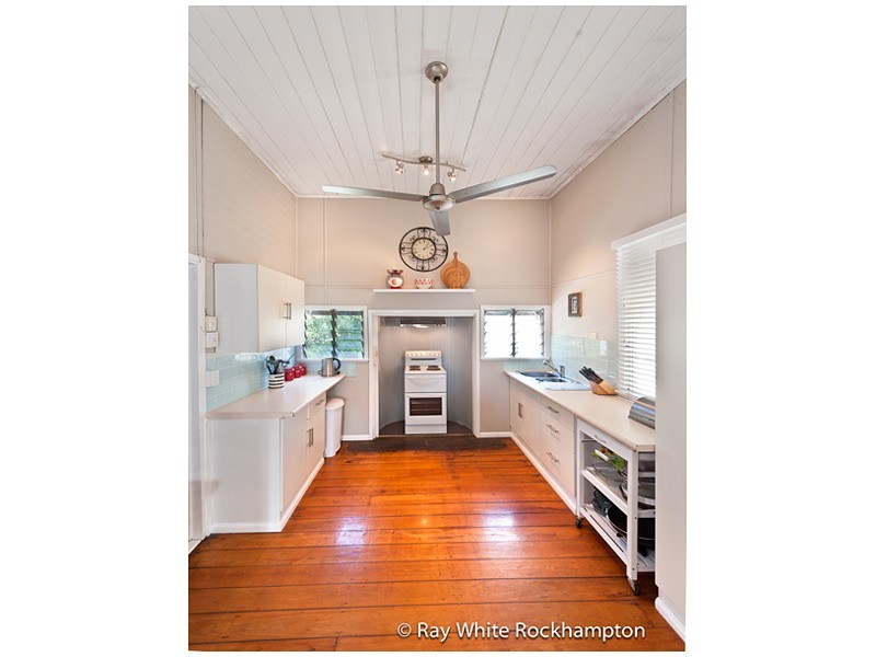 299 East Street, Depot Hill QLD 4700