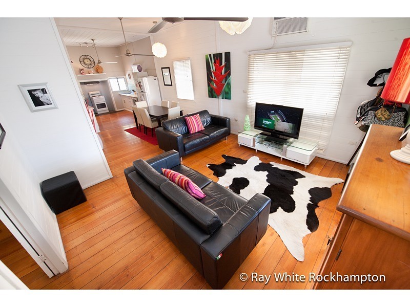 299 East Street, Depot Hill QLD 4700
