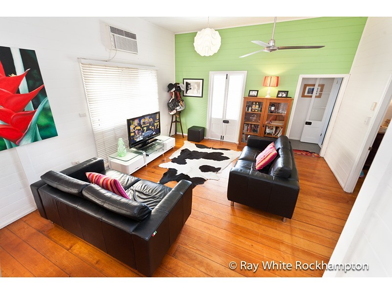 299 East Street, Depot Hill QLD 4700