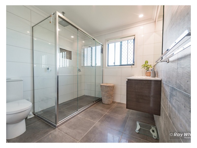 59 Venture Road, Mount Chalmers QLD 4702
