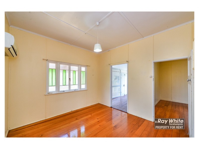8 Dobbs Street, The Range QLD 4700