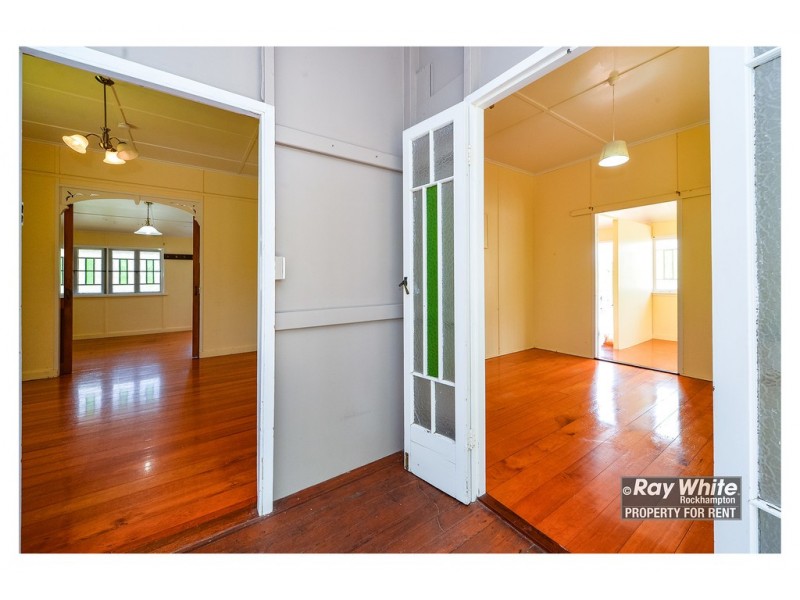 8 Dobbs Street, The Range QLD 4700