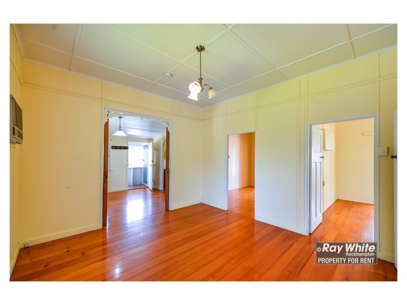 8 Dobbs Street, The Range QLD 4700