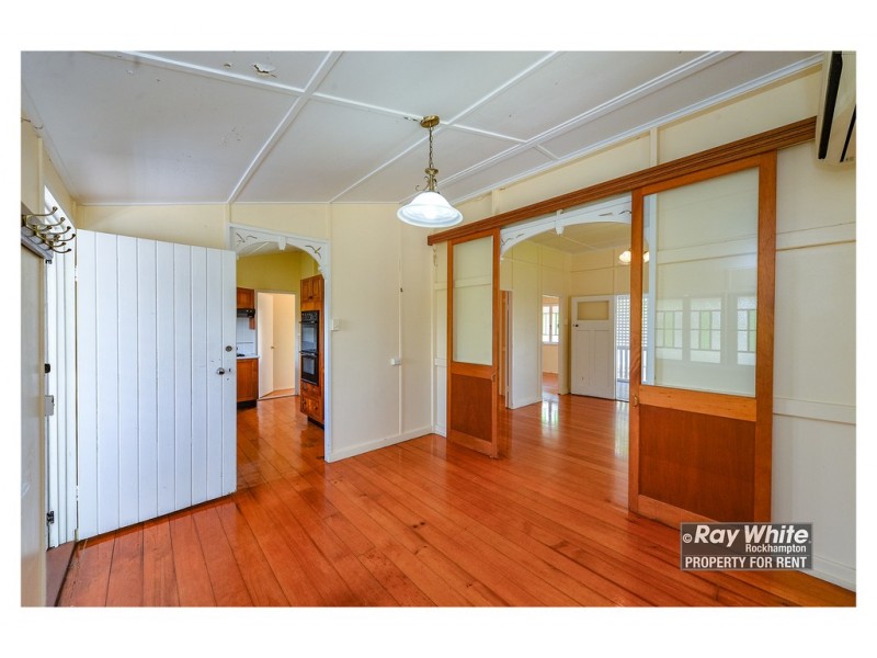 8 Dobbs Street, The Range QLD 4700