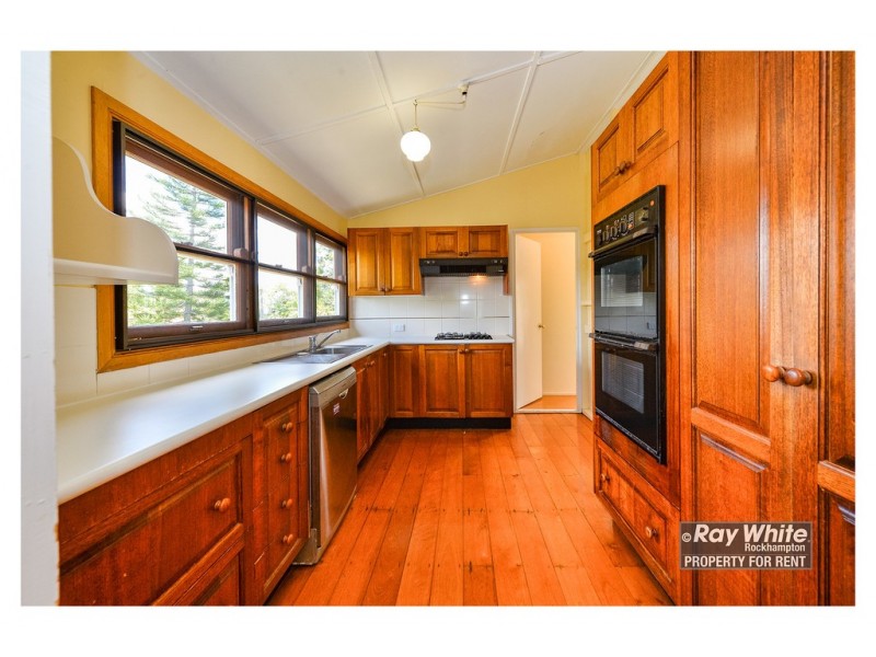 8 Dobbs Street, The Range QLD 4700