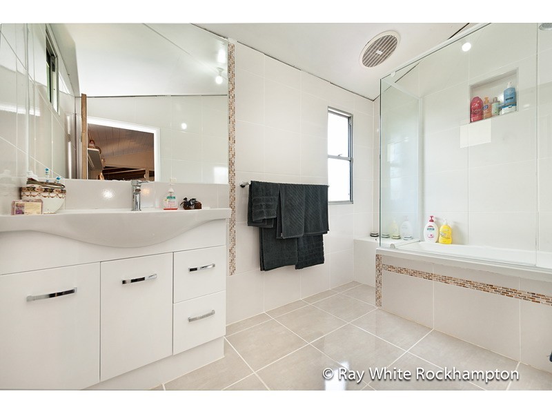 72 Haynes Street, Park Avenue QLD 4701