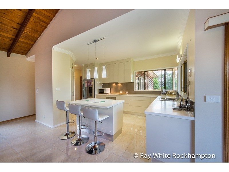 41 Angela Road, Rockyview QLD 4701